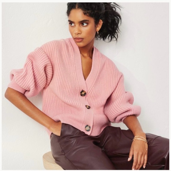 H&M Sweaters - H&M Pink Ribbed Chunky Cardigan size Small